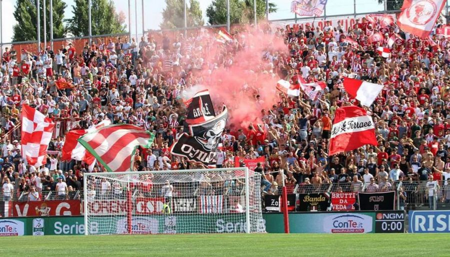 Crisi Vicenza Calcio, giocatori ancora senza stipendi e pulmini delle giovanili in garage L