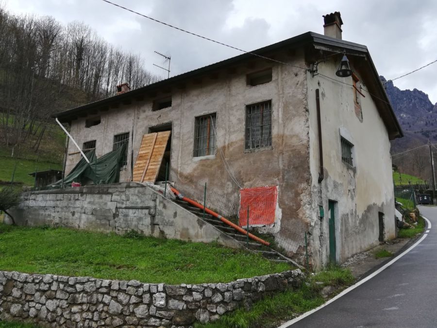 Visitano casa all'asta e trovano cadavere mummificato Visitano casa all'asta e trovano cadavere mummificato
