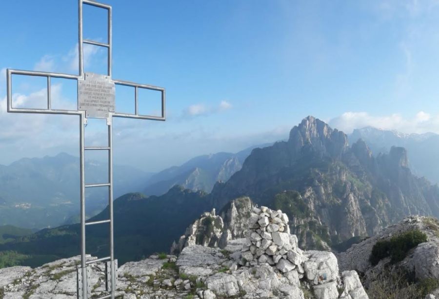 Esplorare il Vicentino Anello del Sengio Alto sulle Piccole Dolomiti