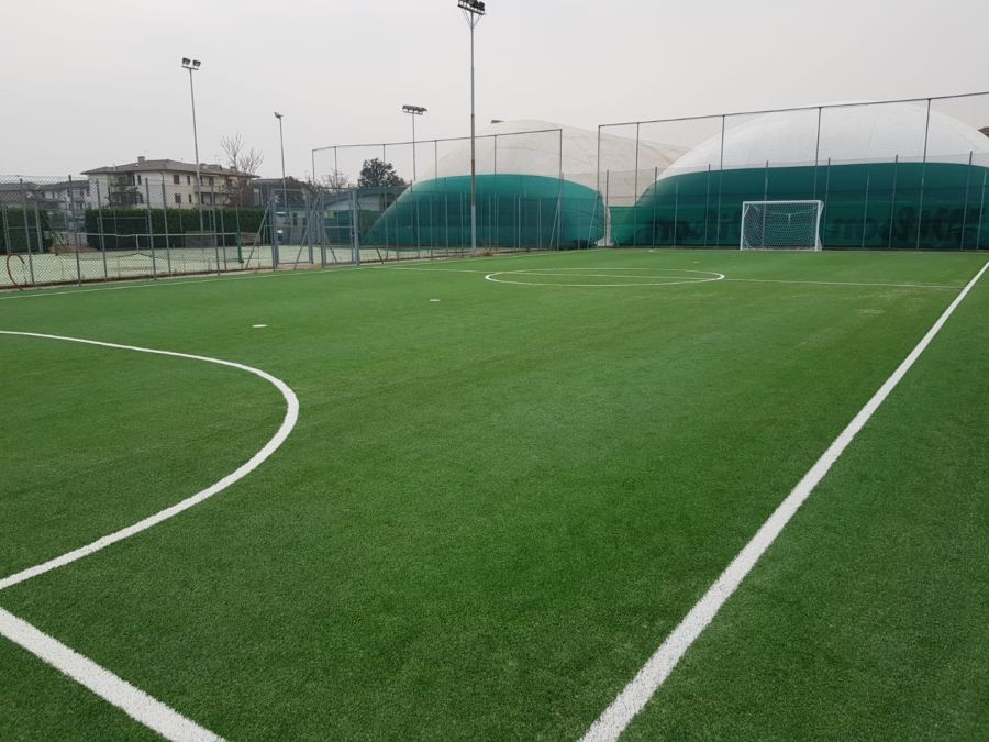 Inaugurato il nuovo campo da calcetto in erba sintetica L'Eco Vicentino Inaugurato il nuovo campo da calcetto in erba sintetica L'Eco Vicentino