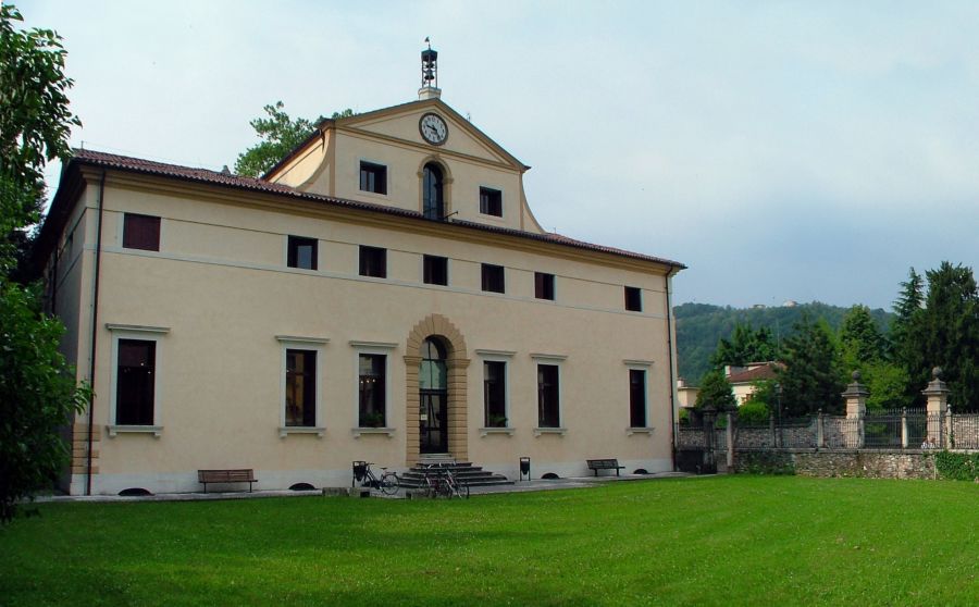 Biblioteca Villa Valle, ora accessibili parco lettura, sala studio e