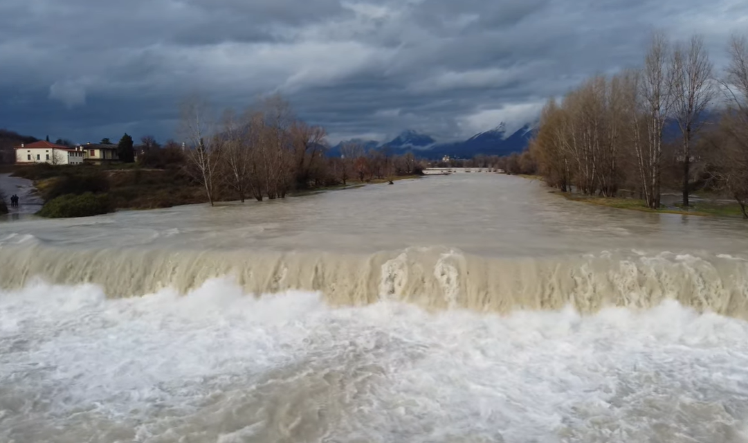 Il Fiume In Cui Alessandro Rischio Di Morire