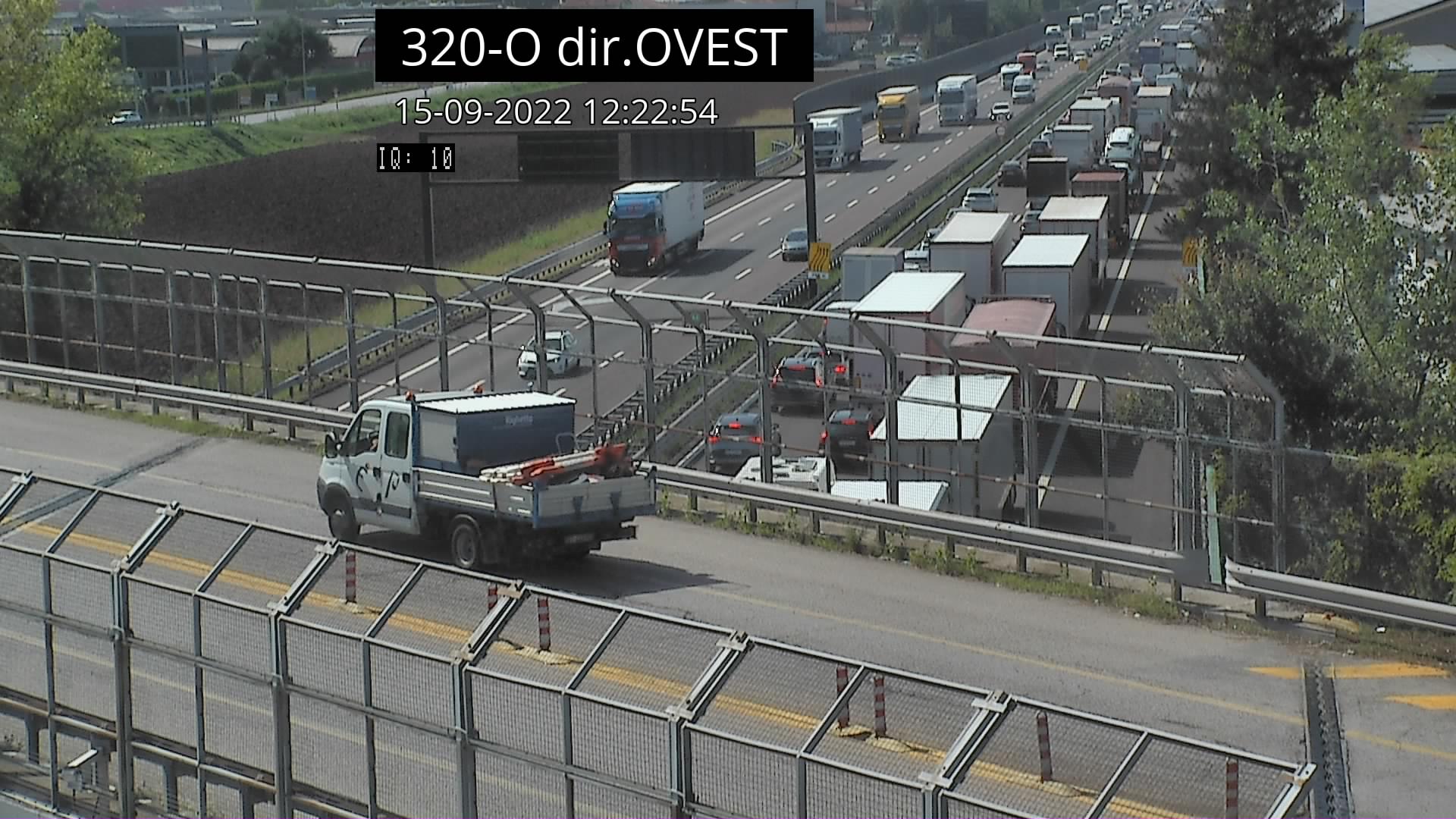 Doppio tamponamento tra tir in 10 km sull'A4: traffico in tilt per metà ...
