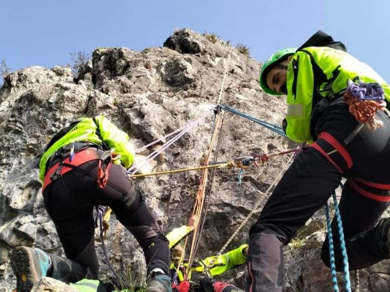 Escursionista salvato dal soccorso alpino: era sulla ferrata sotto una ...