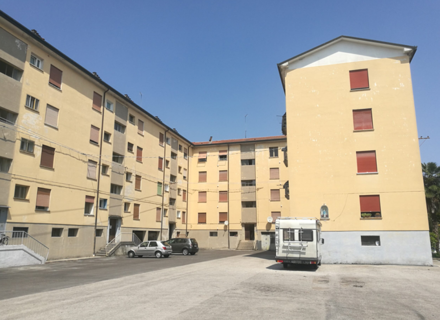 Morto in casa da almeno 20 giorni. Il 61enne non dava sue notizie da ...