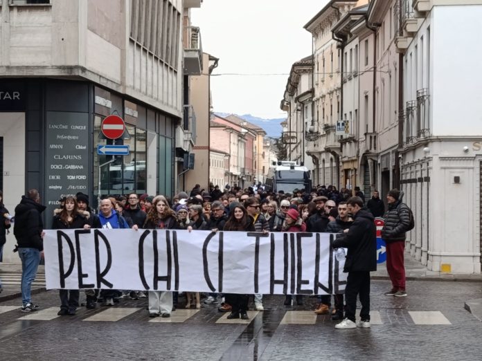 61a569de-6c0e-4b47-b59a-d2deee4c5164