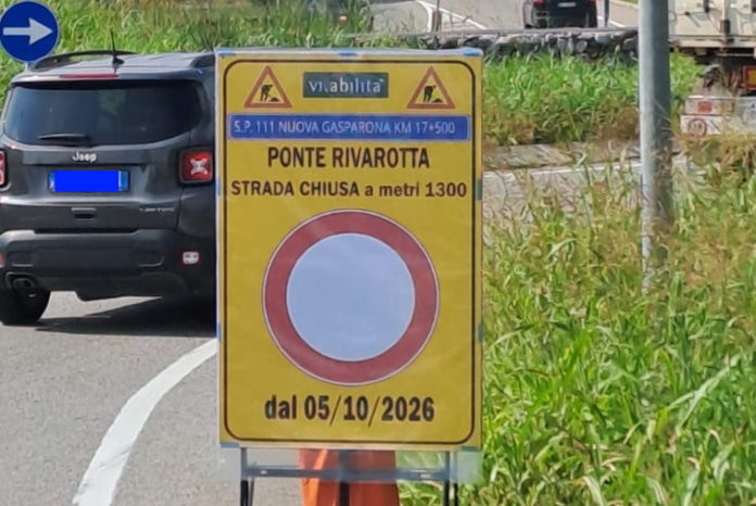 Ponte Rivarotta chiusura cartello